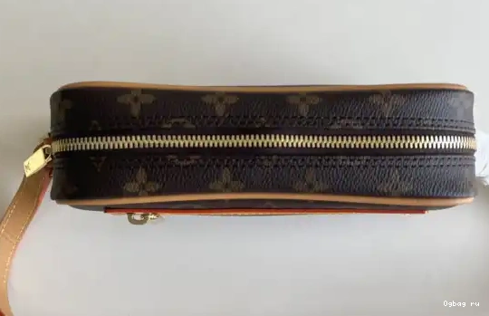 LOUIS CITE VUITTON 0524